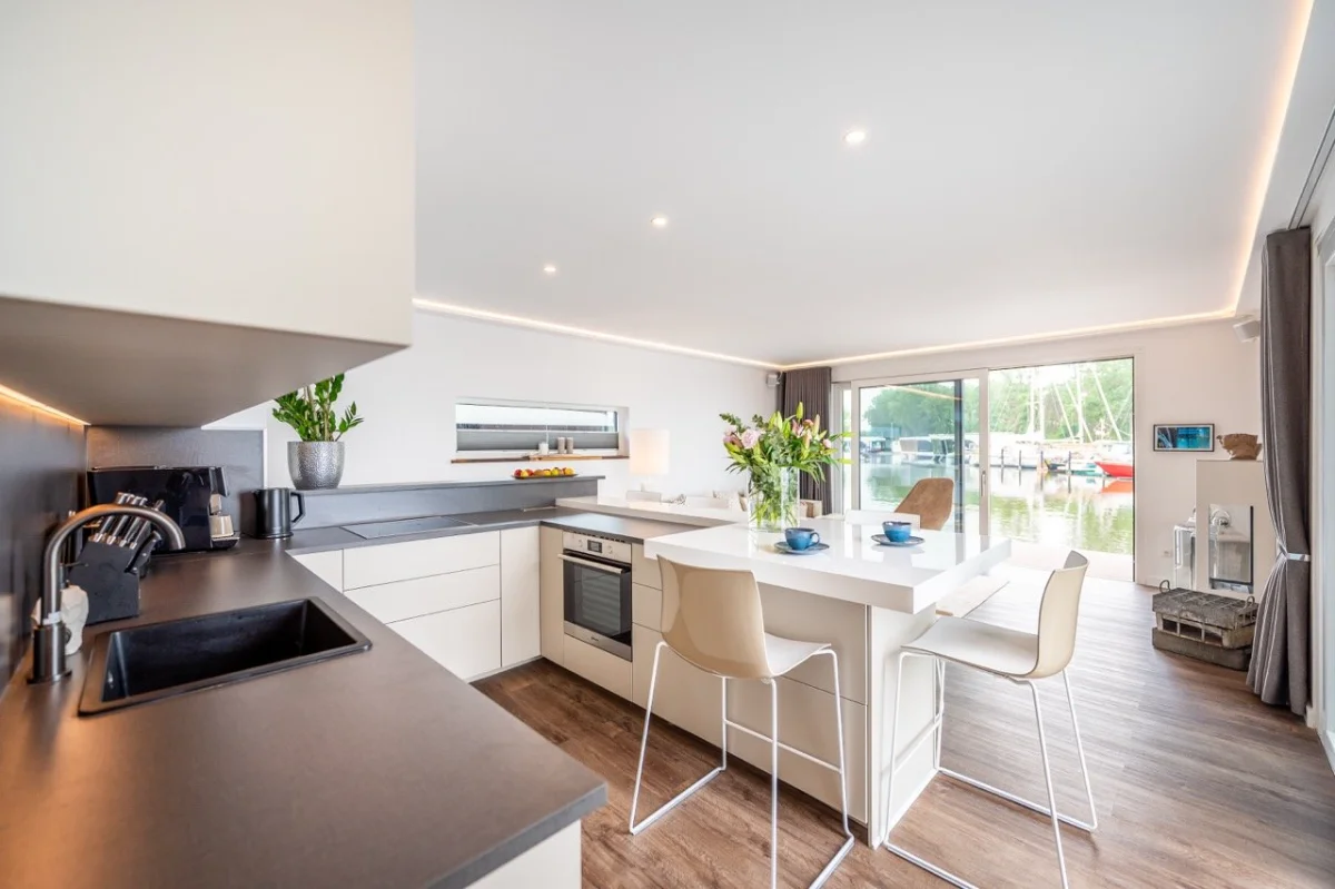 691a24fba40ba87bac9b4f49_boutique-hafen-vieregge-revhouse-innenansicht10.webp